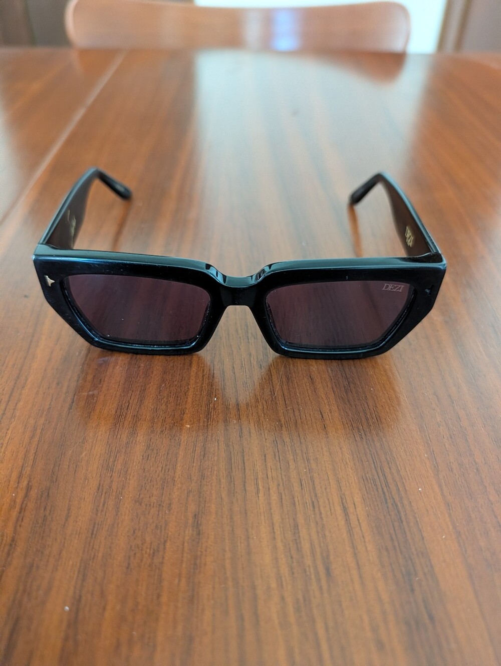 Dezi Switch Black Sunglasses 55-19 Pre Owned